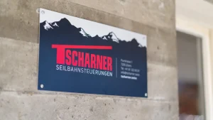 Beschriftungstafel am Eingang des Standorts in Zizers